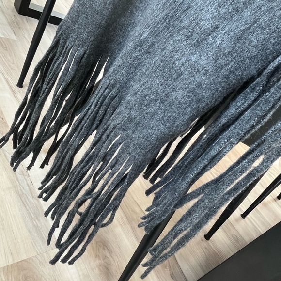 NWT Lucky Brand Dark Grey Solid Brushed Scarf - Picture 8 of 9